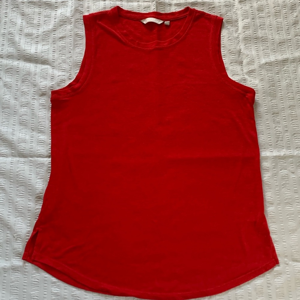 ATHLETA Women’s Red Tank Vented Hem sz. Large